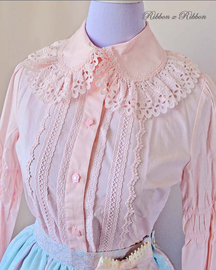 BTSSB Back pintuck blouse buttons